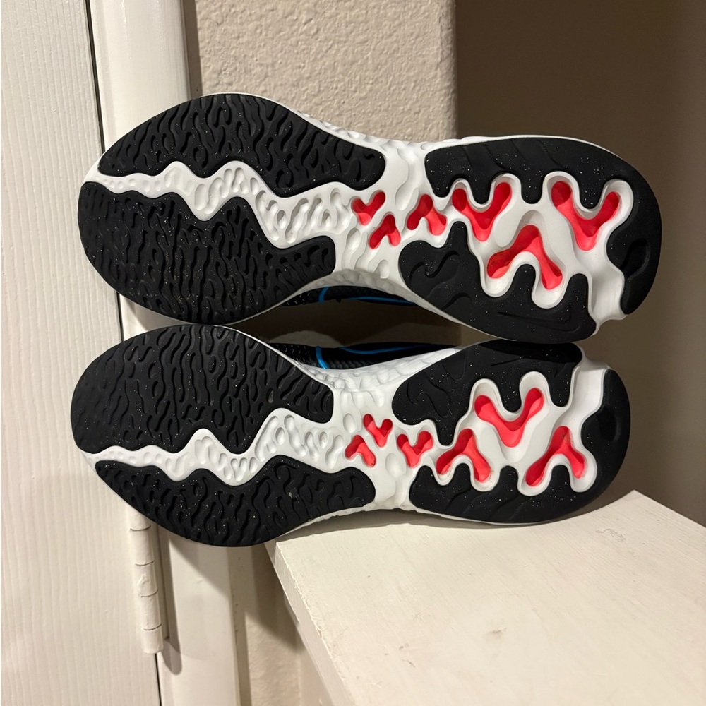 Nike Renew Run Youth Size 5Y  Sneaker Black Blue Red Shoes CT1430-090 - Picture 8 of 9